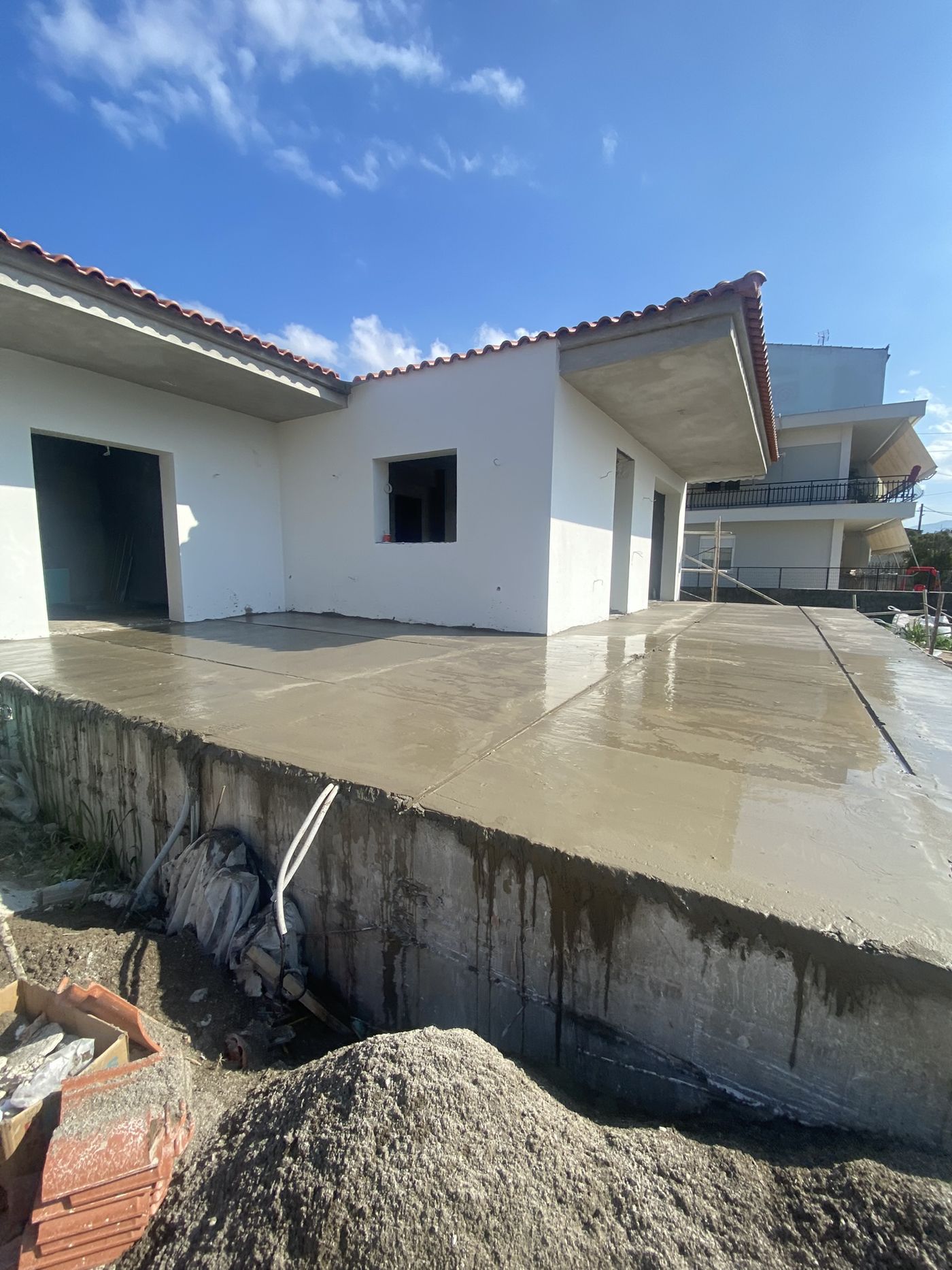 Λευκά επιχρίσματα — ολοκλήρωση πρόσοψης